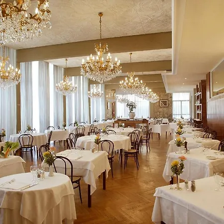 ホテル Cristallino & Suites 4*