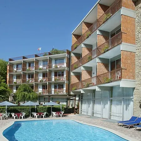 ホテル Cristallino & Suites 4*