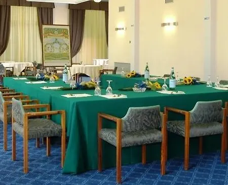 ホテル Cristallino & Suites 4*